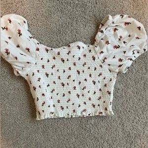 American Eagle puff sleeve floral crop top